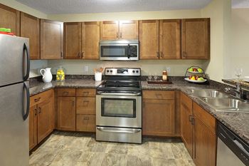 Regency Woods Apartments in Minnetonka, MN Stainless Steel Kitchen