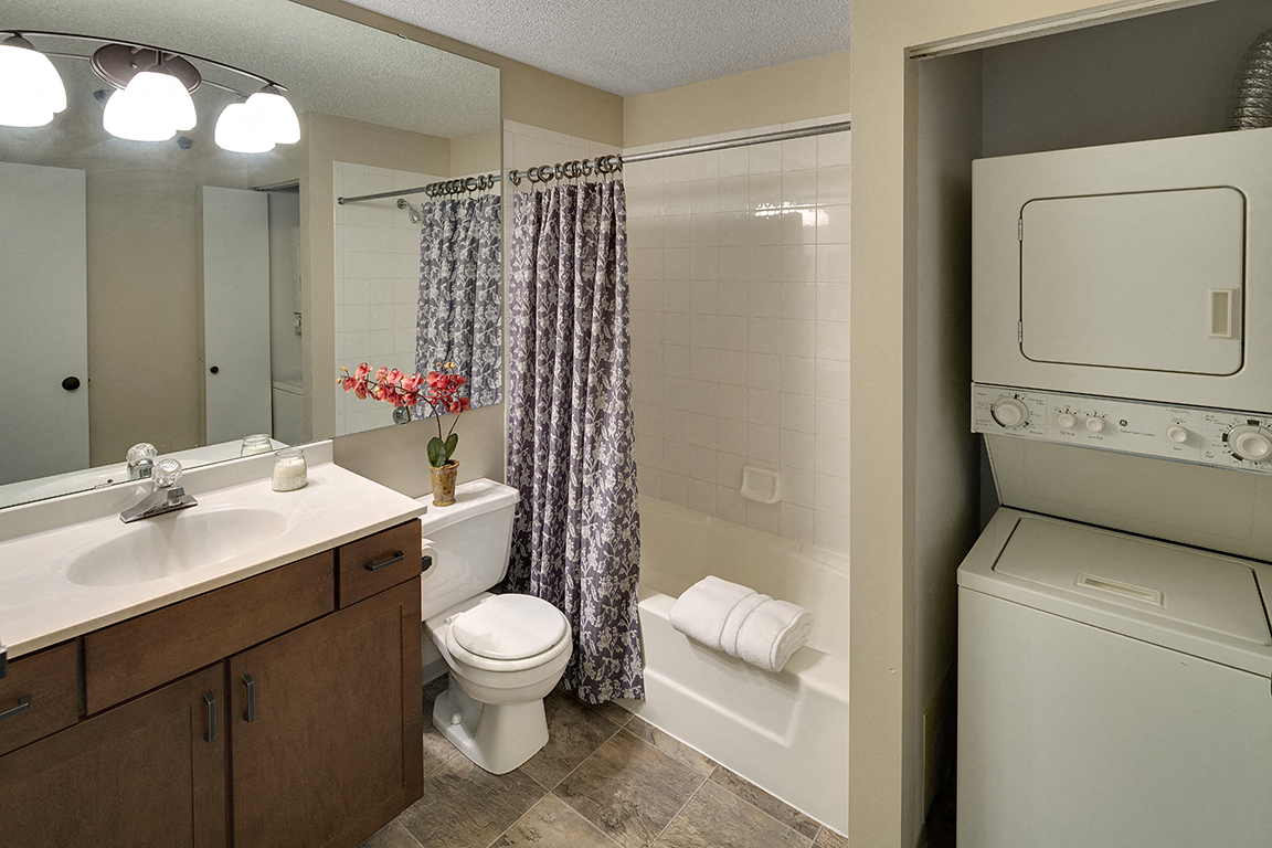 Washer and Dryer at Regency Woods, Minnetonka, 55305