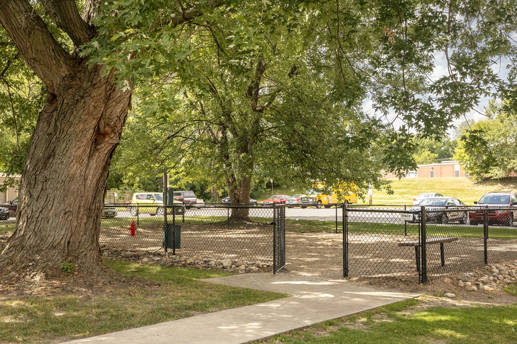 Regency Park Apartments in North St. Paul, MN Dog Run