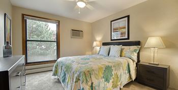 Ridgewood Arches Apartments in Minneapolis, MN Bedroom