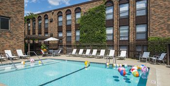 Ridgewood Arches Apartments in Minneapolis, MN Outdoor Pool