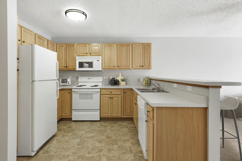 Shadow Hills Apartments in Plymouth, MN Kitchen - Photo Gallery