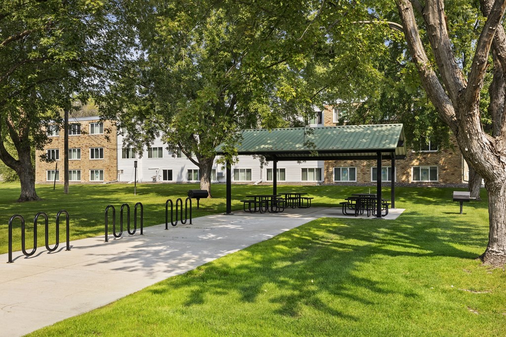 Silver Lake Apartments in New Brighton, MN