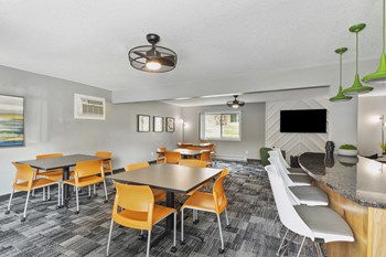 2330 Stillwater Ave E 1-3 Beds Apartment for Rent - Photo Gallery 11