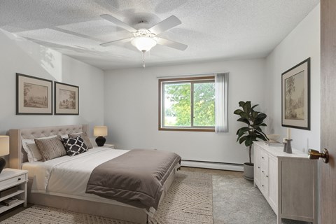 Bedroom at Silver Ridge, Minnesota