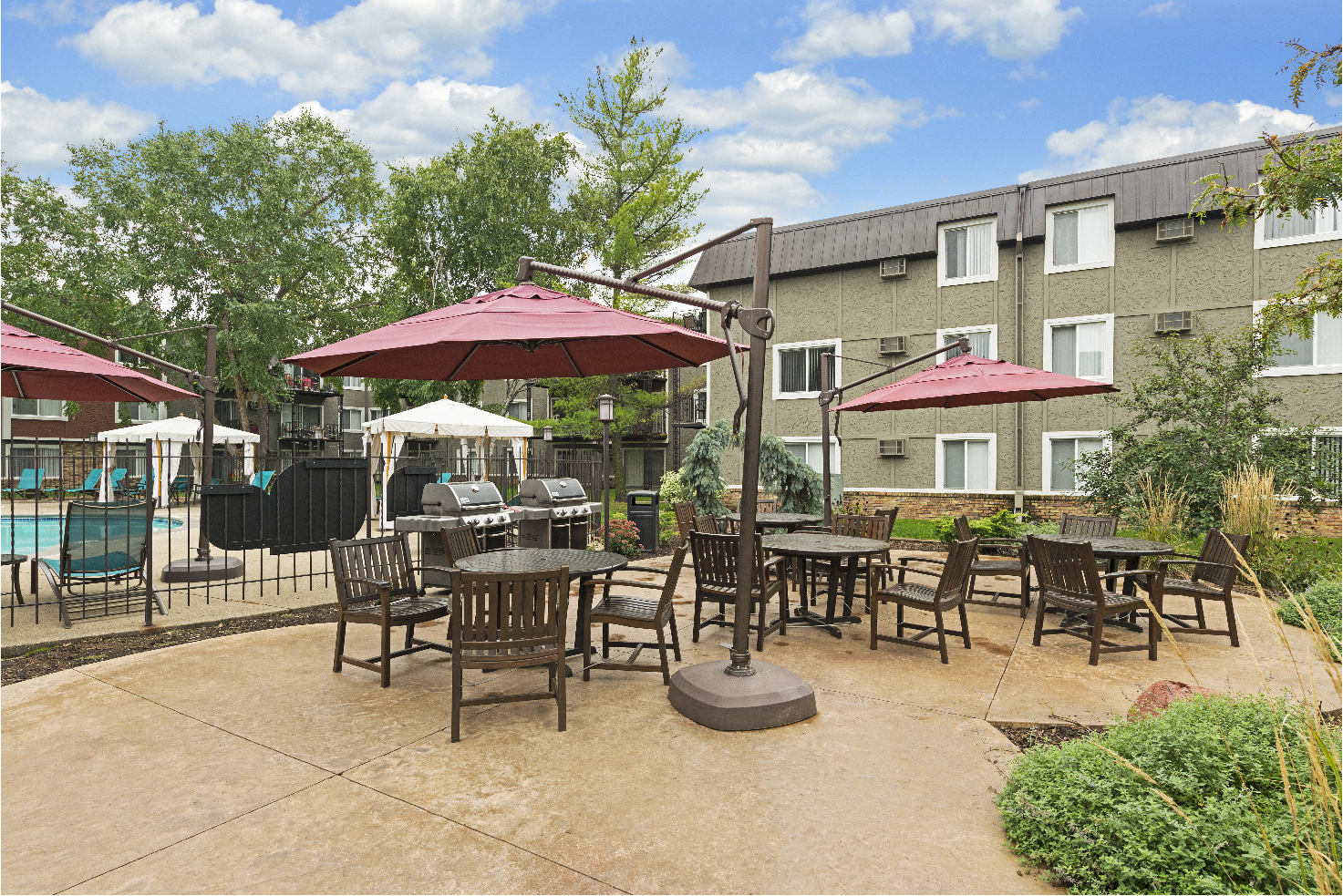 Grills at Axon Green, Minneapolis, 55416