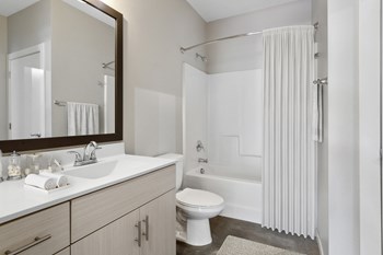 Luxurious Bathroom Luxurious Bathroom at The Whit, Minnesota - Photo Gallery 5