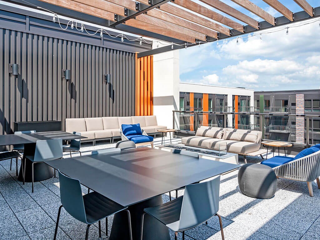 Outdoor dining at Central Park West, Minnesota