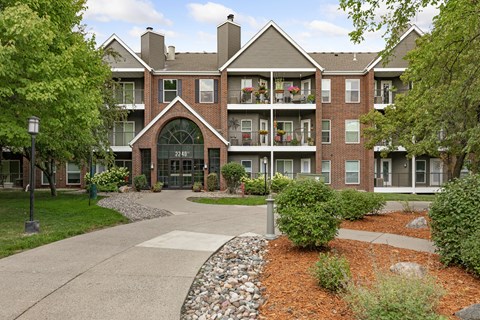Building Exterior at Regency Woods, Minnetonka, 55305