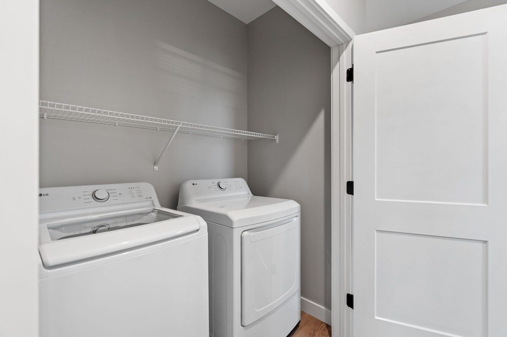 Washer Dryer at Townhomes at Preserve, Rogers, MN, 55374