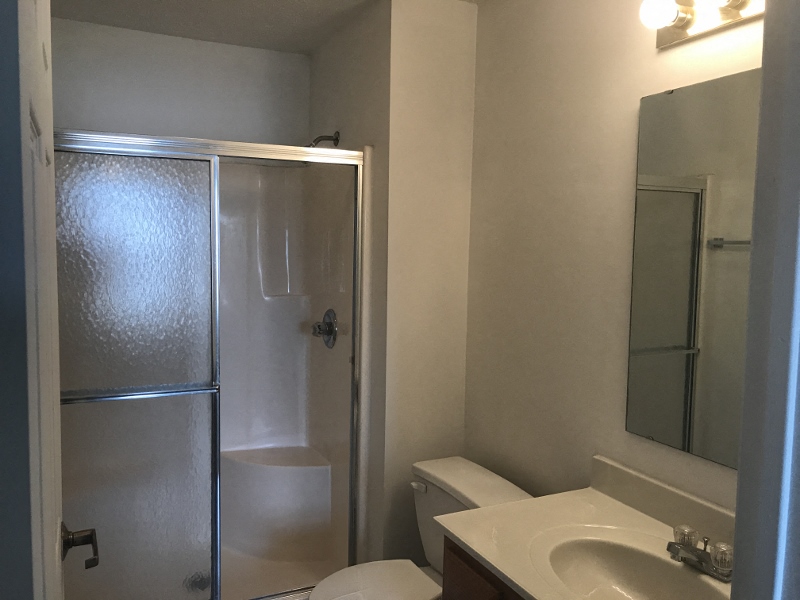 Luxurious Bathroom at Shaker Square, Lebanon, Indiana