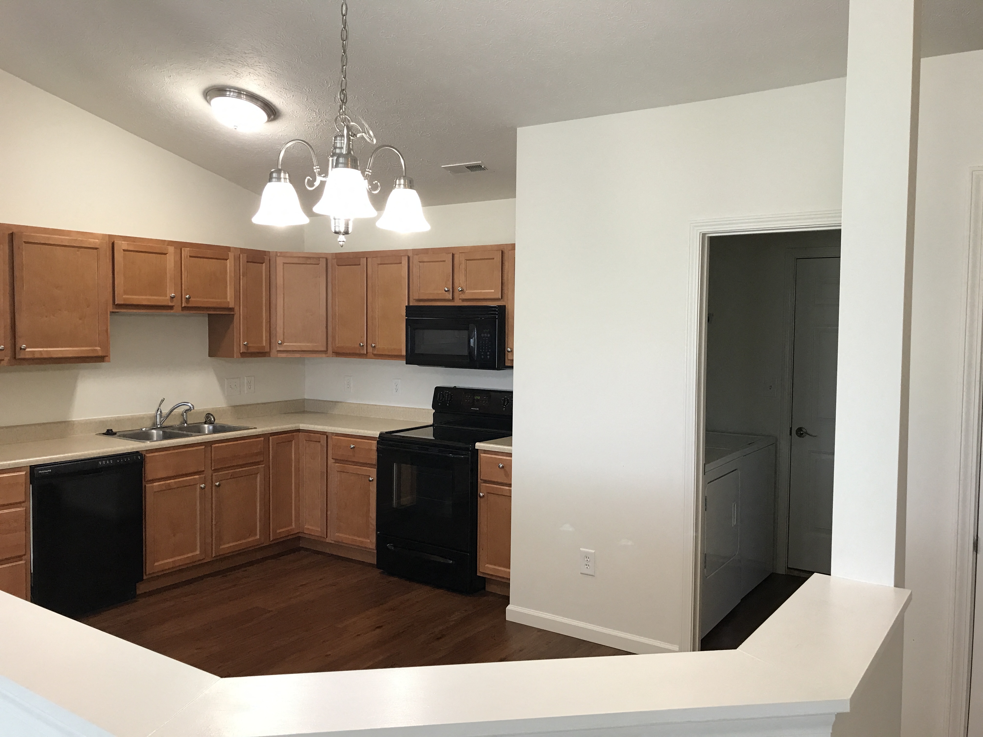 Large Kitchen at Shaker Square, Lebanon