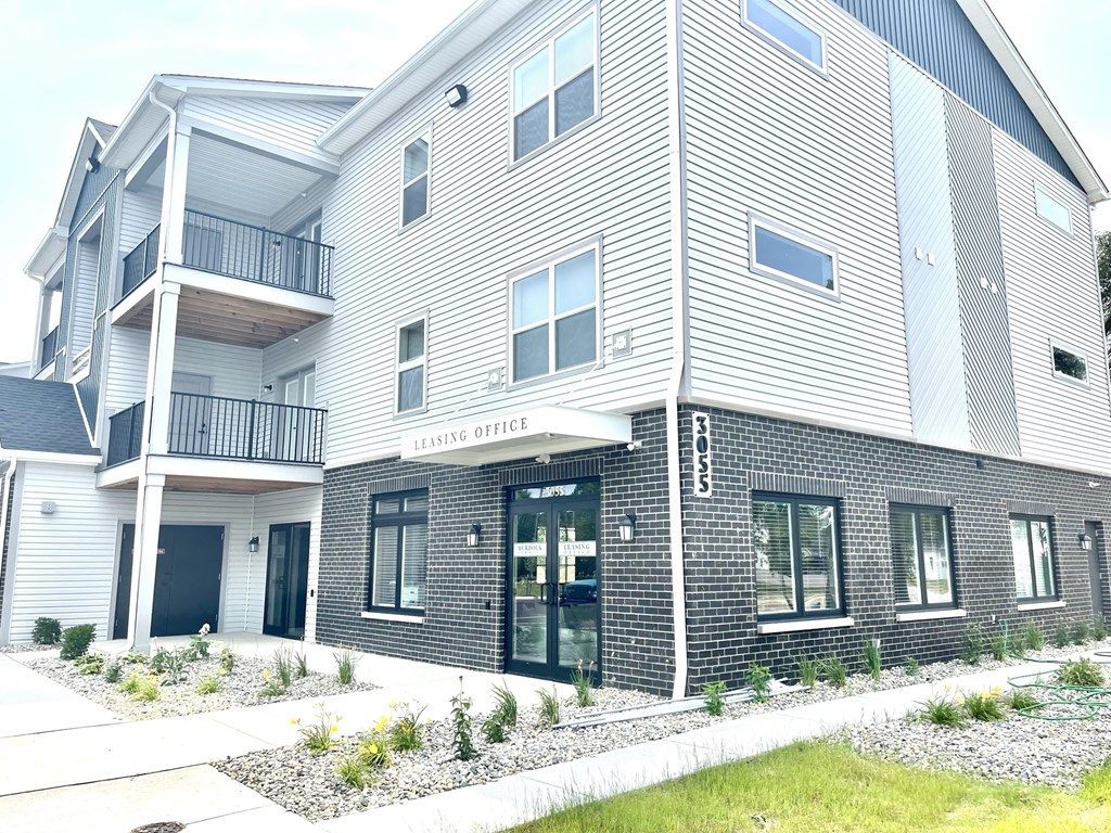 a view of the front of the building at Murdock Gardens Apartments, Lafayette, IN 47904