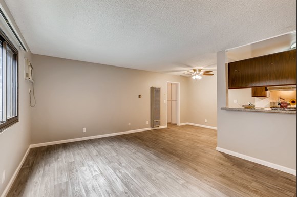 Executive House Apartments 6650 Hayvenhurst Avenue Van Nuys Ca Rentcafe