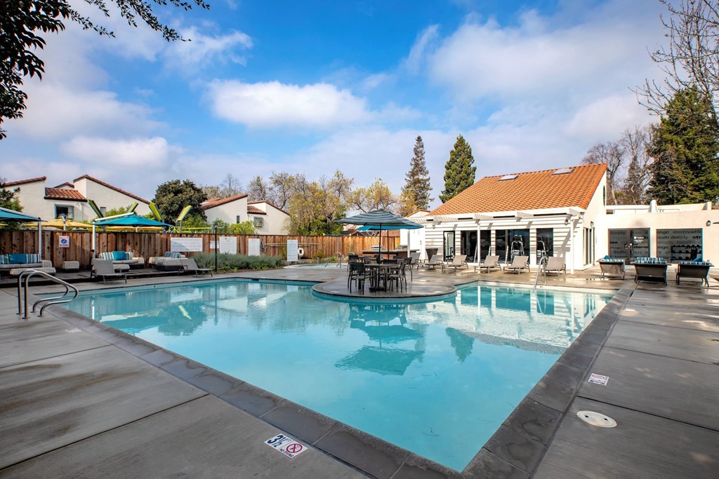 Vercanta Pleasanton | Pleasanton, CA | Resort-style Pool