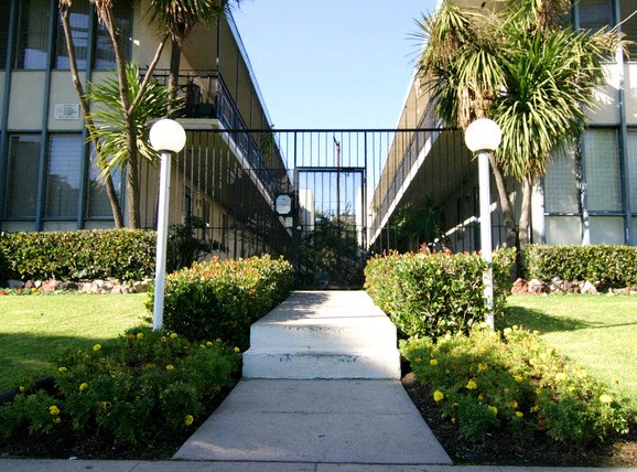 Venice Blvd Apartments | Los Angeles, CA | Exterior