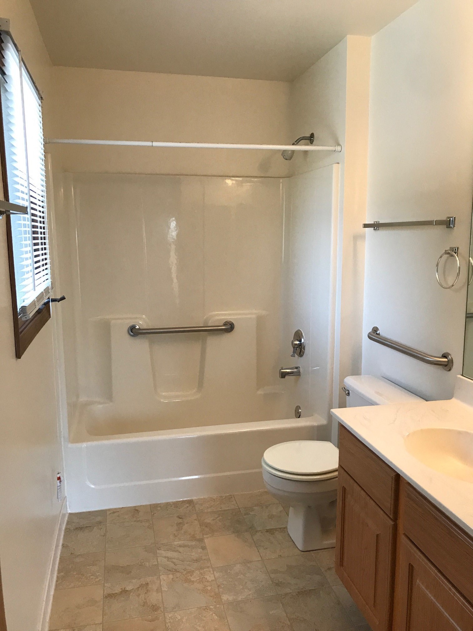 bright bathrooms in oakshire village at centennial park