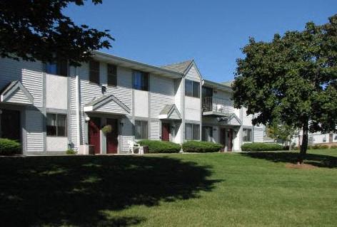 Private Entry. Dogs. Dog. Pet friendly. Open Grounds.