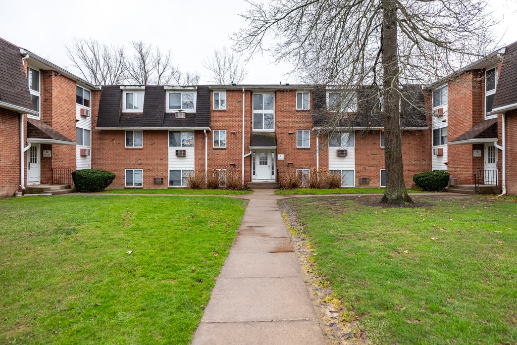 Willowbrooke Apartments Exterior