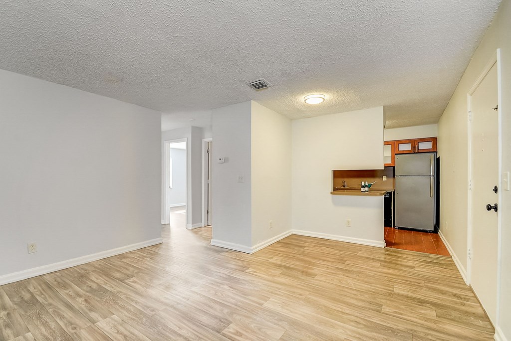 Apartment Home at Fernwood Grove Apartments at 4900 MacDill Ave in Tampa, Florida