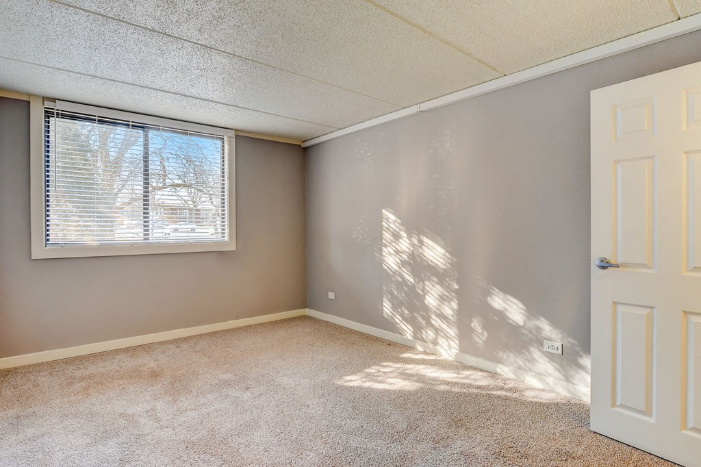 Apartment Home at Woodland Ridge Apartments at 3420 Joann Lane in Woodridge IL