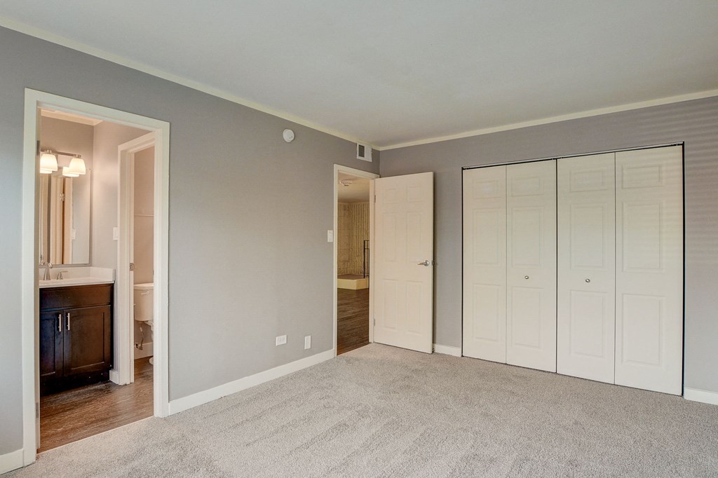 Apartment Home at Woodland Ridge Apartments at 3420 Joann Lane in Woodridge IL