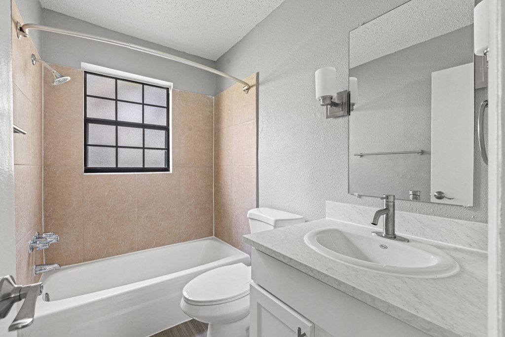 Large Soaking Tub In Bathroom at The Flats at Seminole Heights, Florida, 33603