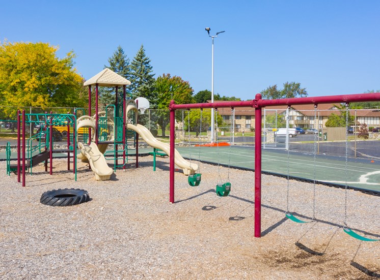 Photos and Video of Castle Point Apartments in South Bend, IN