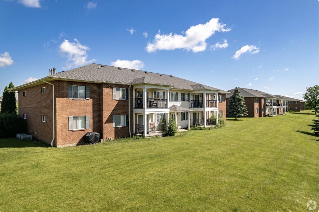Lush Green Outdoor at Centerpointe Apartments, New York