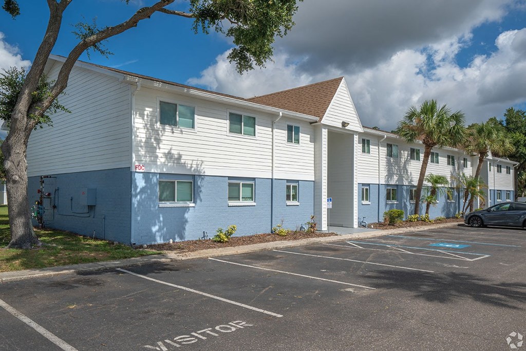 Exterior at Captiva Club Apartments at 4401 Club Captiva Drive in Tampa, Florida 33615
