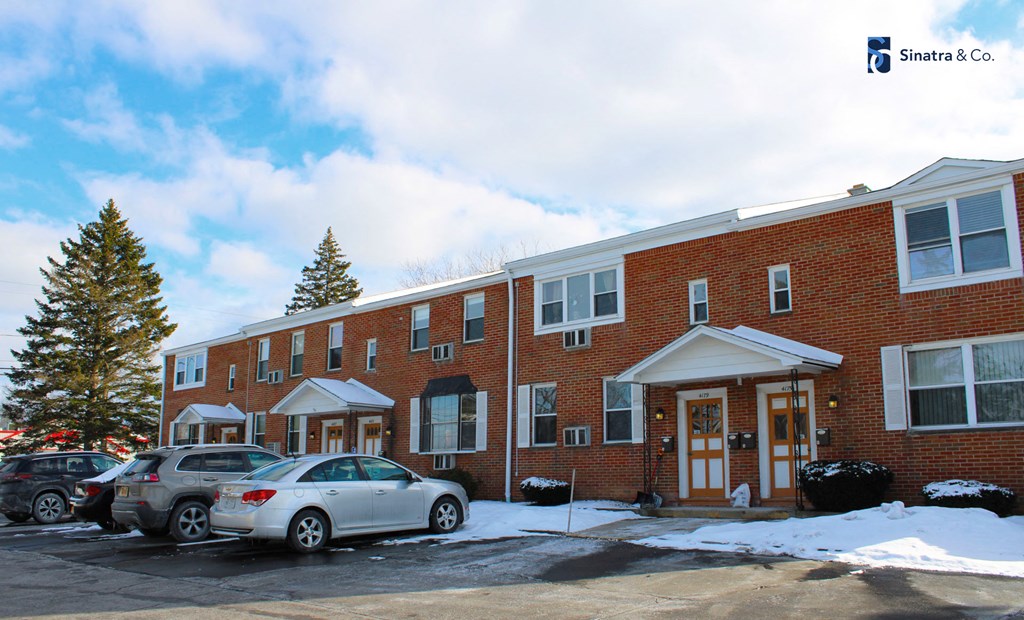 Exterior at Lincoln Square Apartments at 4055 Knoll Drive in Hamburg, NY