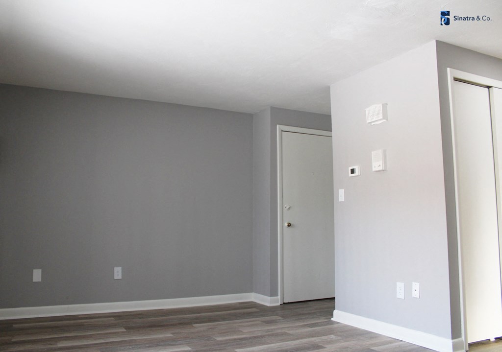 Renovated Apartment Home at Washington Square Apartments at 5546 Scranton Rd in Hamburg NY 14075