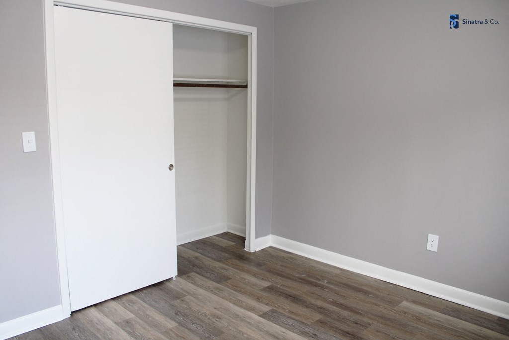 Renovated Apartment Home at Washington Square Apartments at 5546 Scranton Rd in Hamburg NY 14075