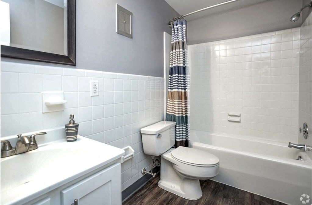 Luxurious Bathroom at Highview Manor Apartments, New York