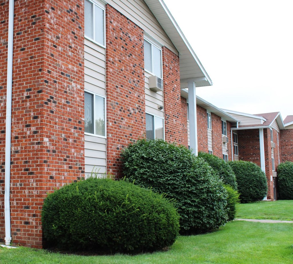 Building Exterior at Highview Manor Apartments, Fairport, NY
