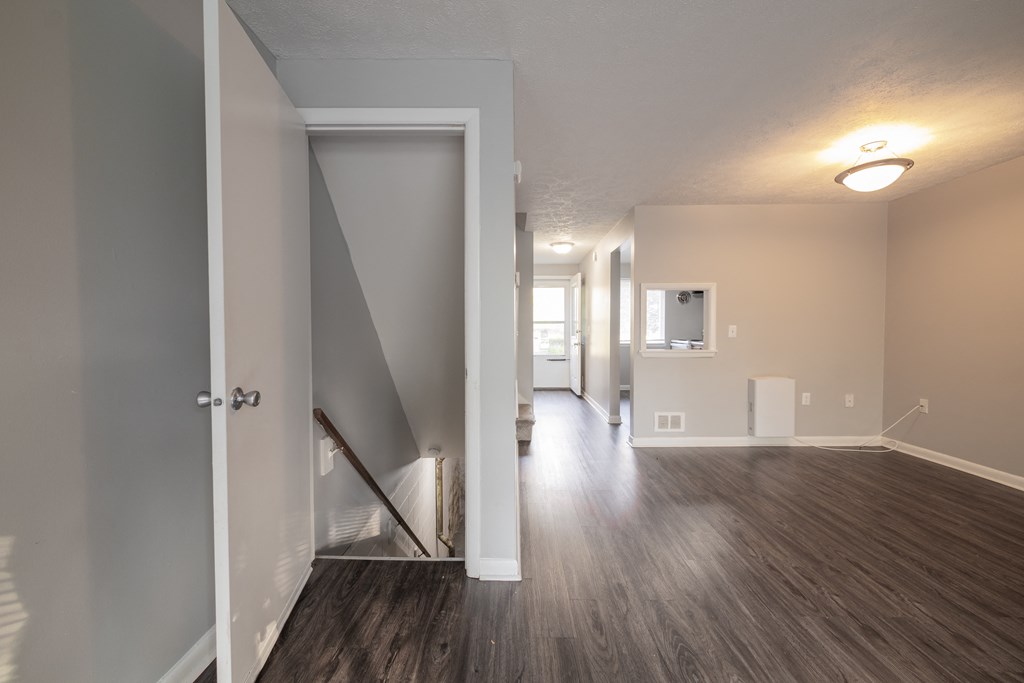 Living Area at Willowbrooke Apartments & Townhomes at 396 Willowbrooke Drive in Brockport, NY 14420