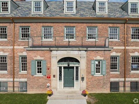 EXTERIOR AT THE INGLESIDE APARTMENTS AT 70 HARVARD PLACE IN BUFFALO NY
