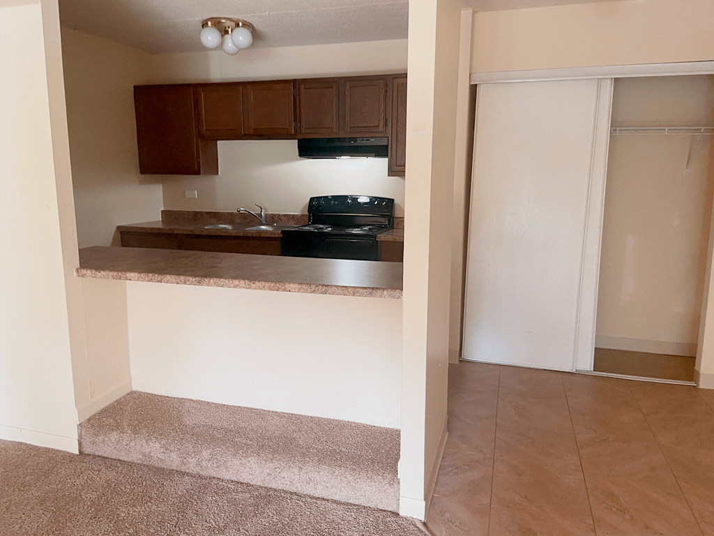 Classic  Home Kitchen at Woodland Ridge Apartments in Woodridge, IL