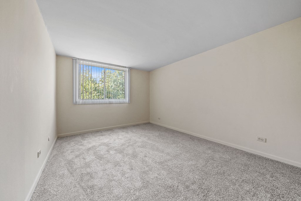 Classic  Home Bedroom at Woodland Ridge Apartments in Woodridge, IL