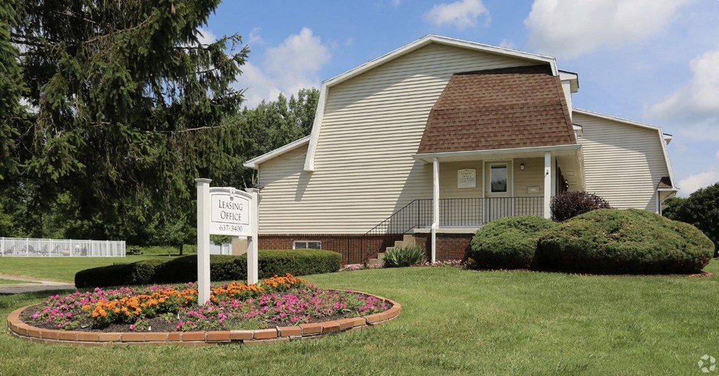 Leasing Office Exterior at Willowbrooke Apartments, New York, 14420