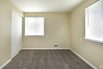 Carpeting In Bedrooms Carpeting In Bedrooms at Willowbrooke Apartments, Brockport, NY - Photo Gallery 5