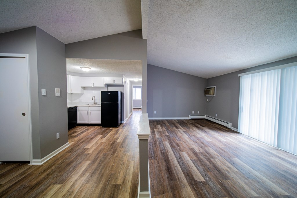 Renovated Apartment Home at Lincoln Square Apartments at 4055 Knoll Drive in Hamburg, NY