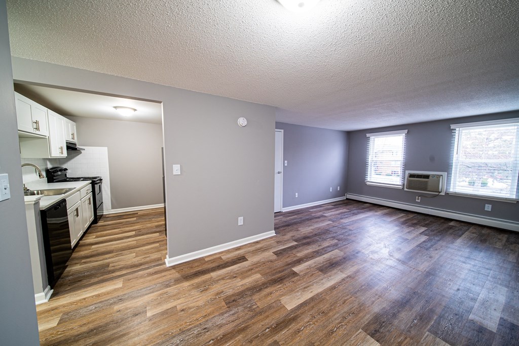 Renovated Apartment Home at  Lincoln Square Apartments at 4055 Knoll Drive in Hamburg, NY