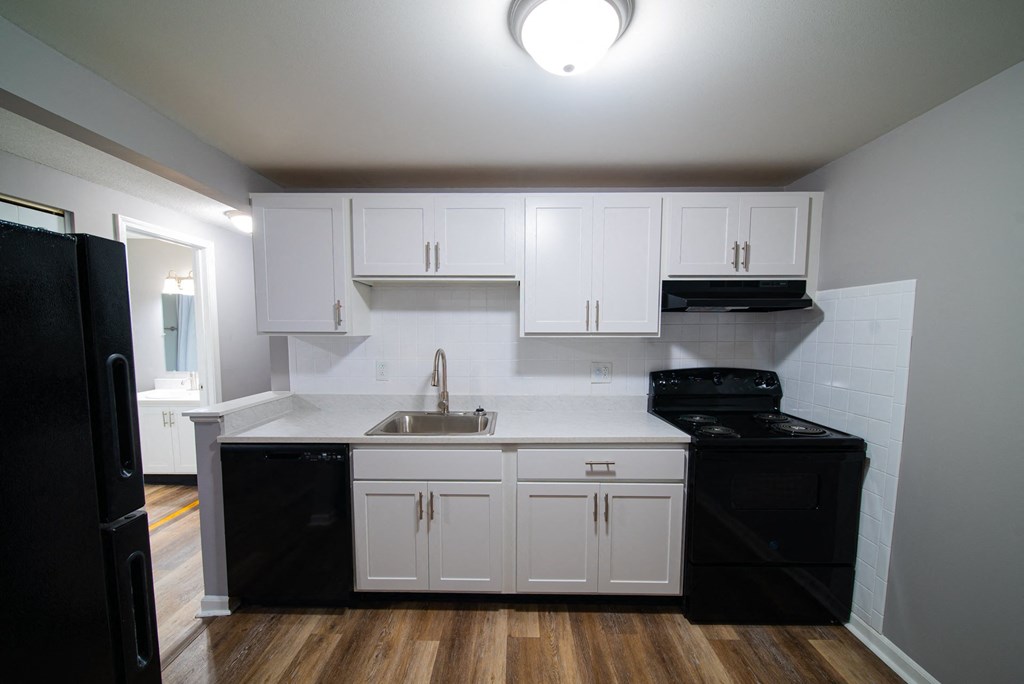 Renovated Apartment Home Kitchen at  Lincoln Square Apartments at 4055 Knoll Drive in Hamburg, NY