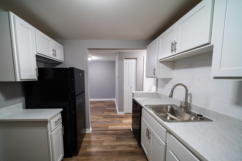 Renovated Apartment Home Kitchen at  Lincoln Square Apartments at 4055 Knoll Drive in Hamburg, NY