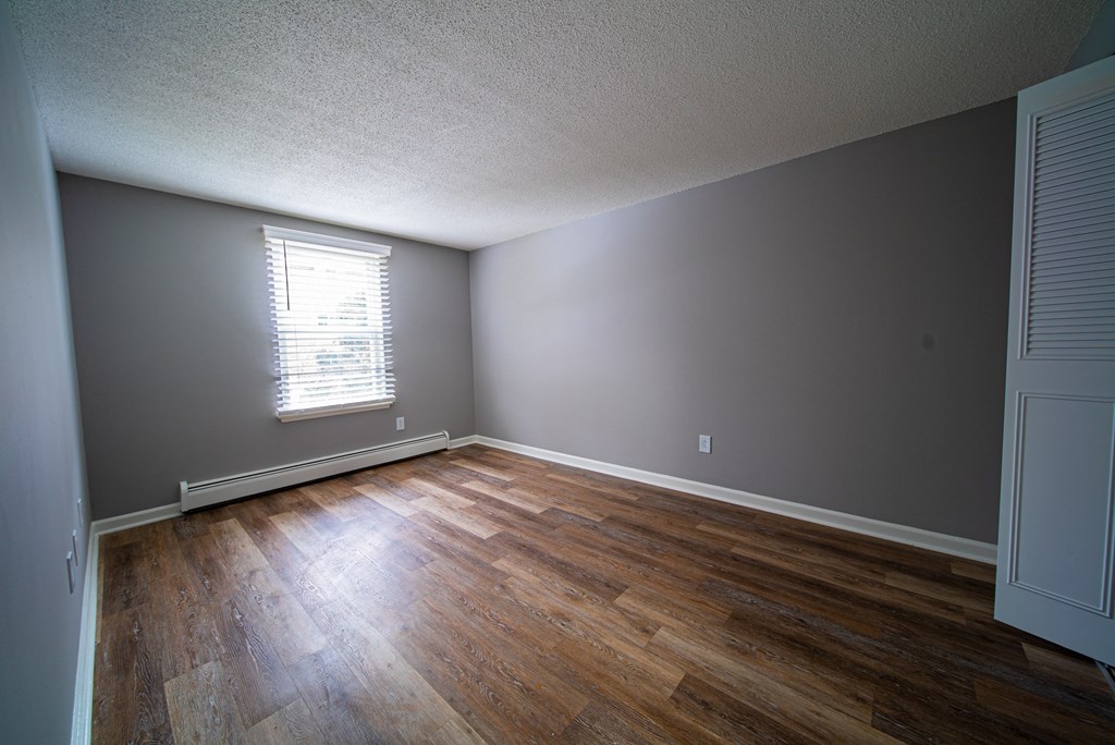 Renovated Apartment Home at  Lincoln Square Apartments at 4055 Knoll Drive in Hamburg, NY