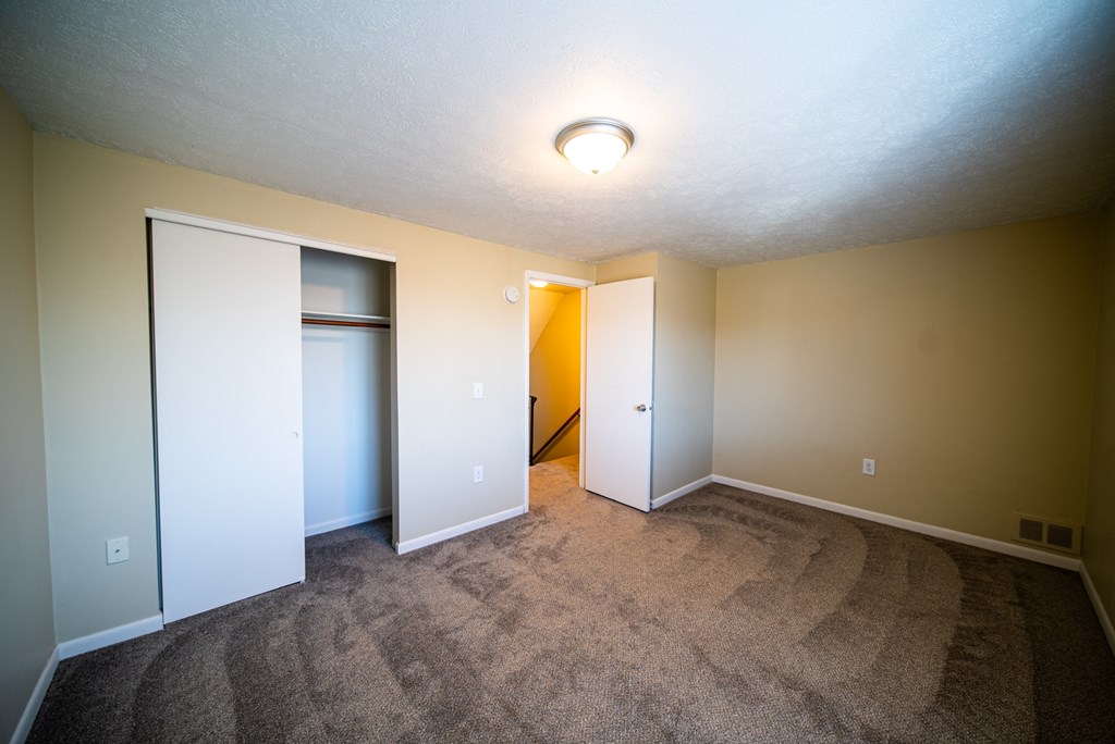 Lush Wall-To-Wall Carpeting In Bedrooms at Willowbrooke Apartments, Brockport