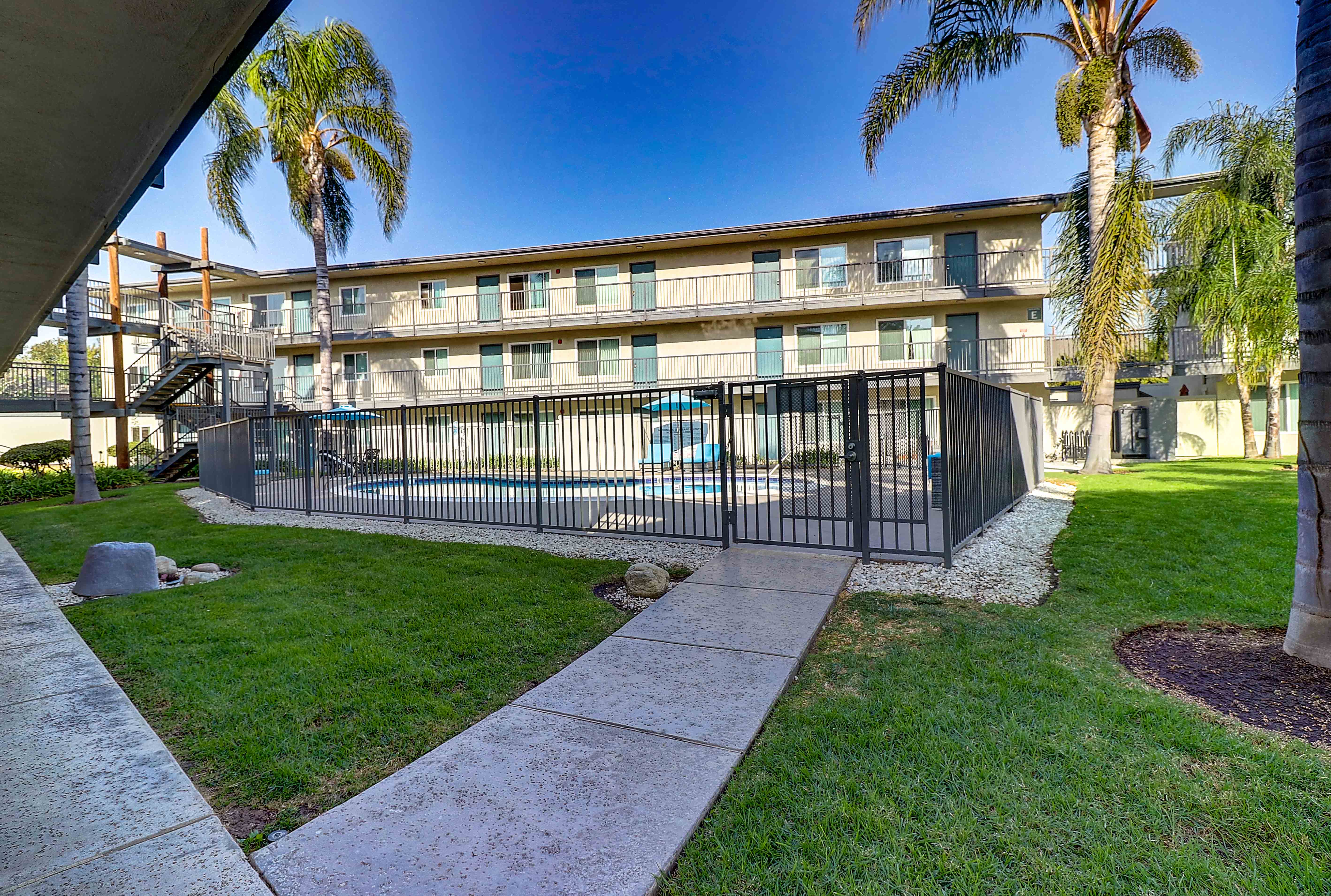 Moonraker apartments courtyard with pool