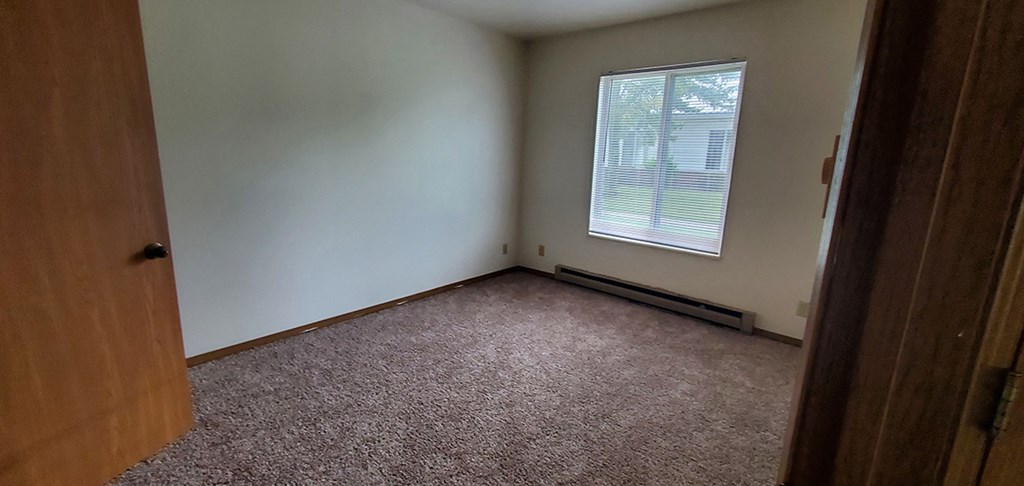 Woodland Glen Apartments bedroom, Grabill, Indiana