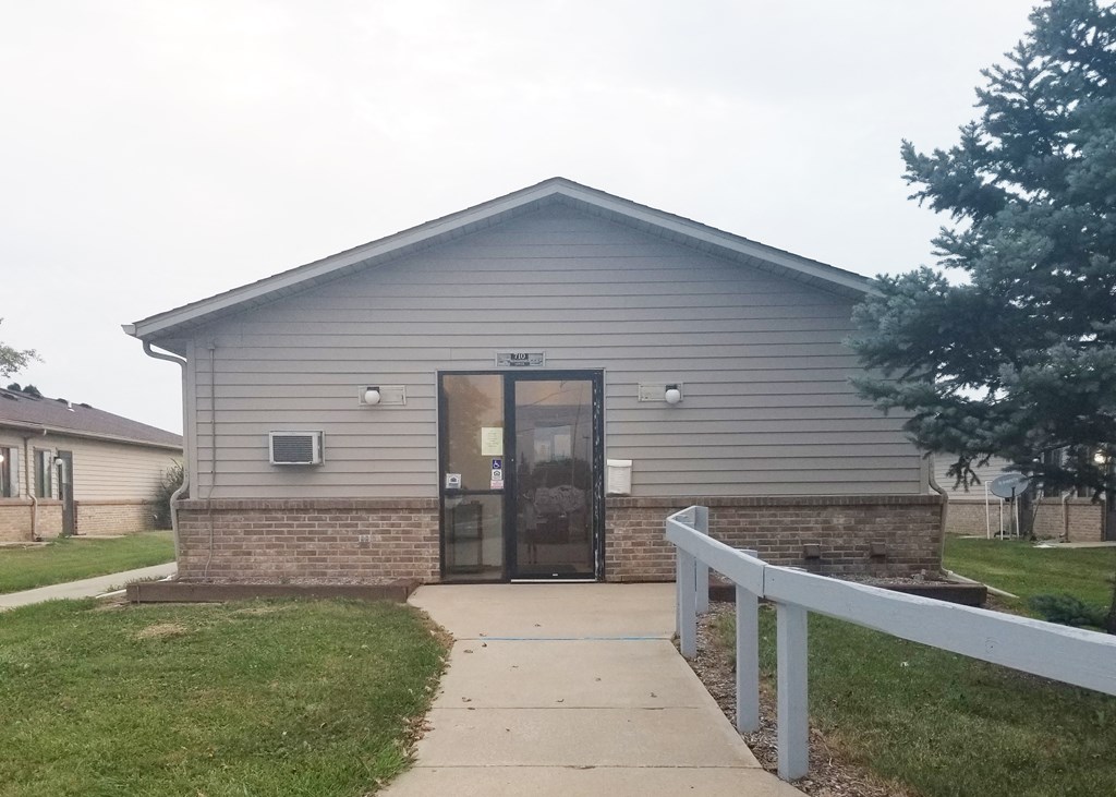 Shire Crest Acres Apartments exterior, West Unity, OH